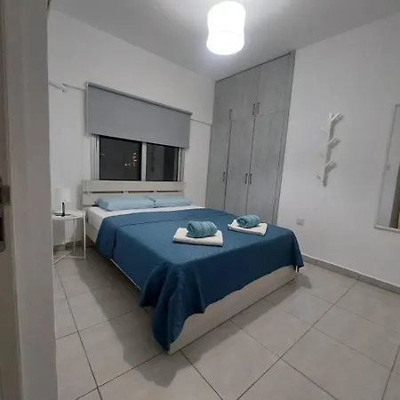 One Bedroom Centre Apartament *
